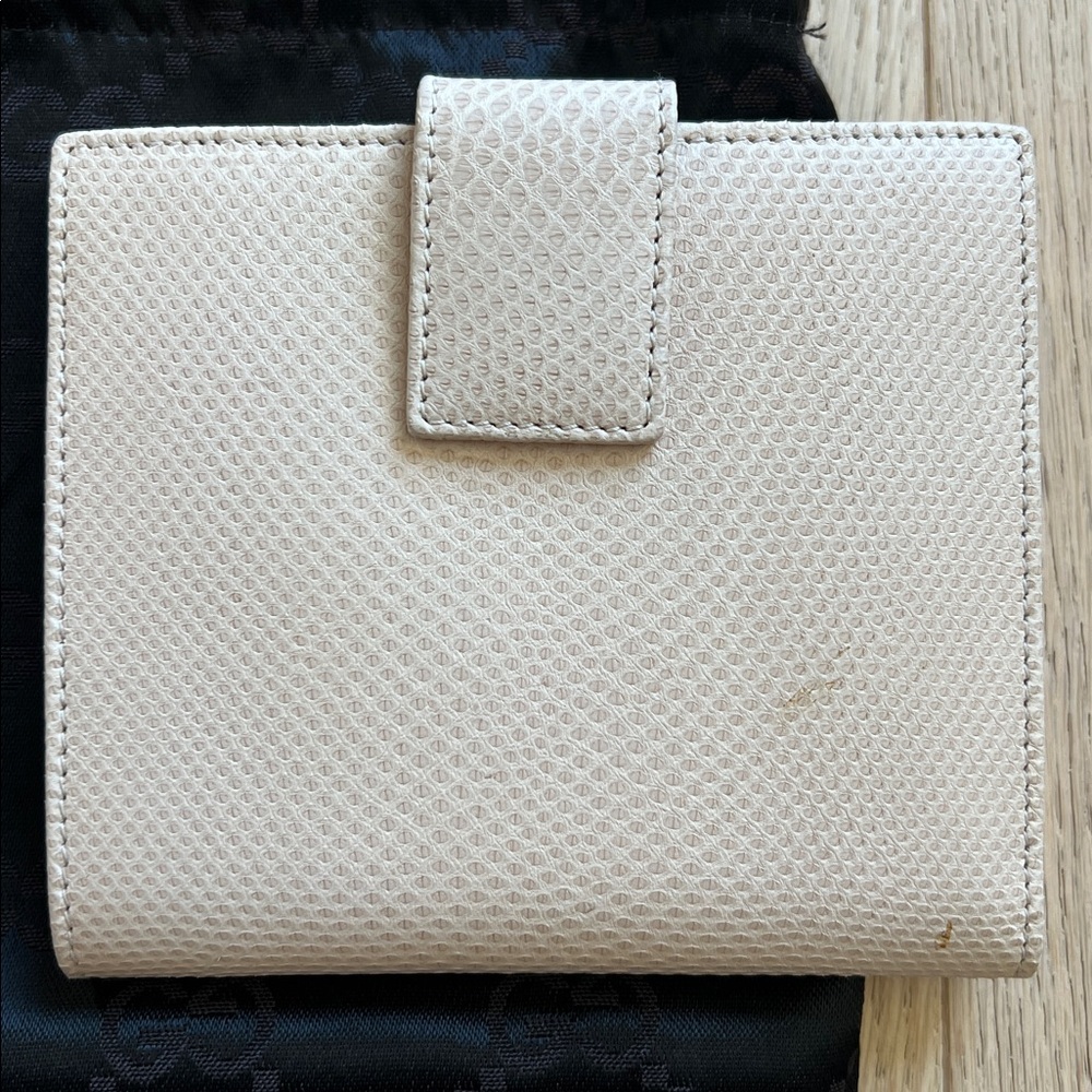 Gucci wallet in beige leather - Picture 10 of 12